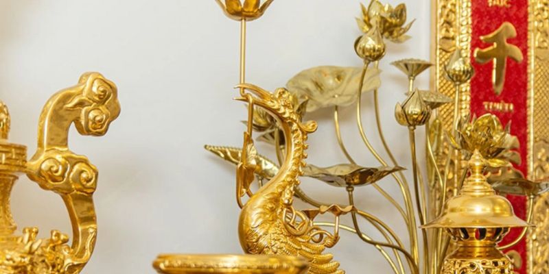 Đồ thờ dát vàng phù hợp phòng thờ gia tiên