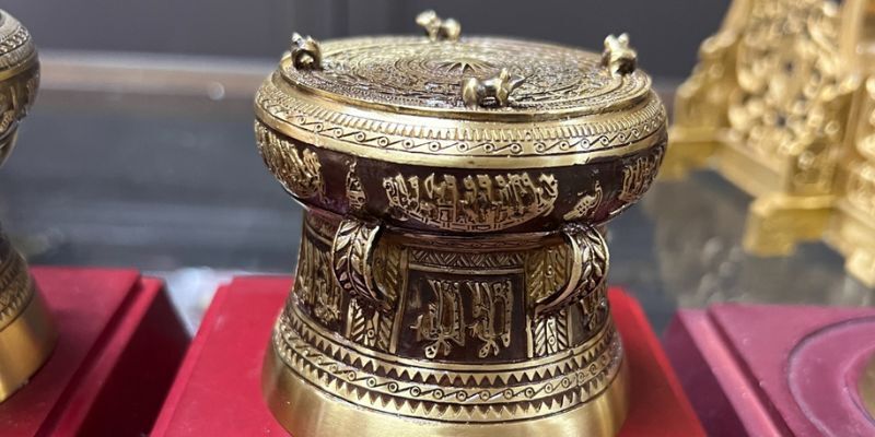 Quả trống đồng làm quà tặng lưu niệm cao cấp.