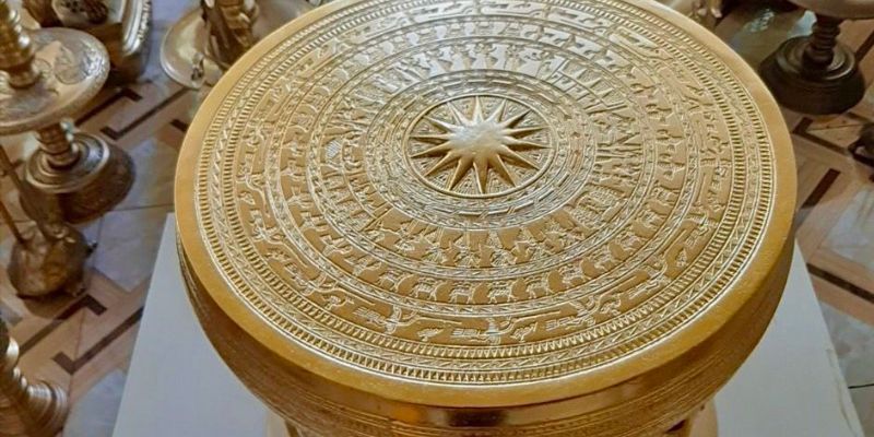 Quả trống đồng tinh xảo dùng cho quà tặng doanh nghiệp.