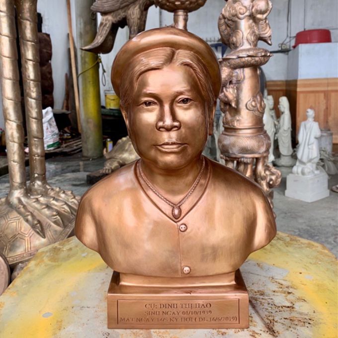 Tượng truyền thần chân dung cụ bà | Đúc thủ công chân thực